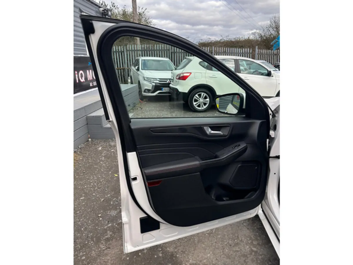 Ford Kuga ST-LINE X EDITION - Low mileage - Image 6