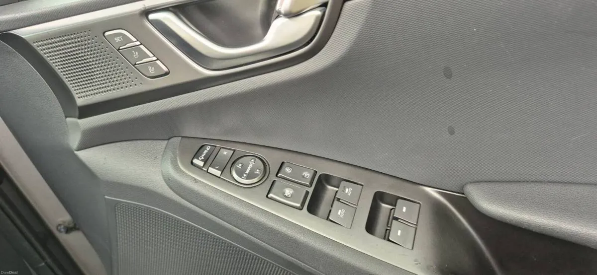 Hyundai Ioniq Premium SE - Image 6
