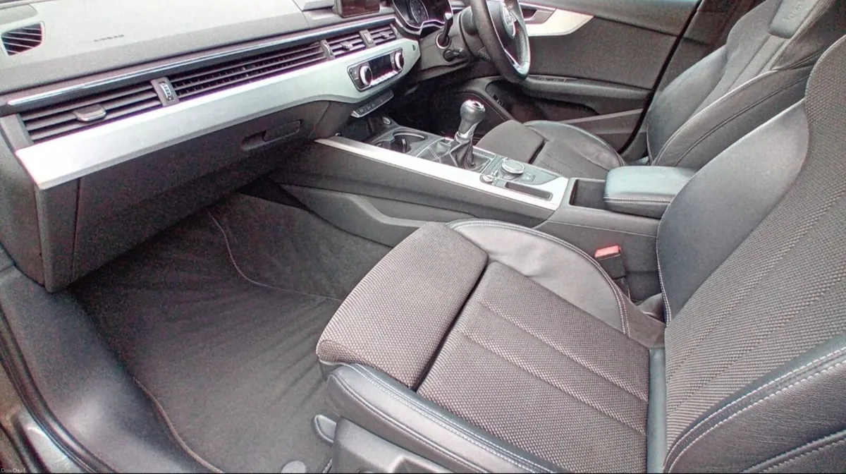 Audi A4 2.0 TDI S Line Black Edition - Image 6
