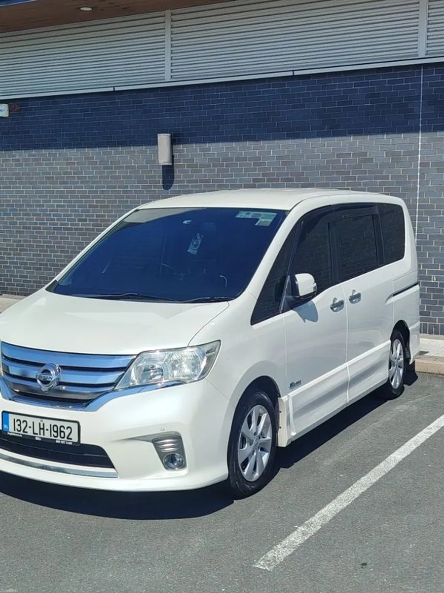 Nissan Serena Highway Star 2013 S-Hybrid - Image 4