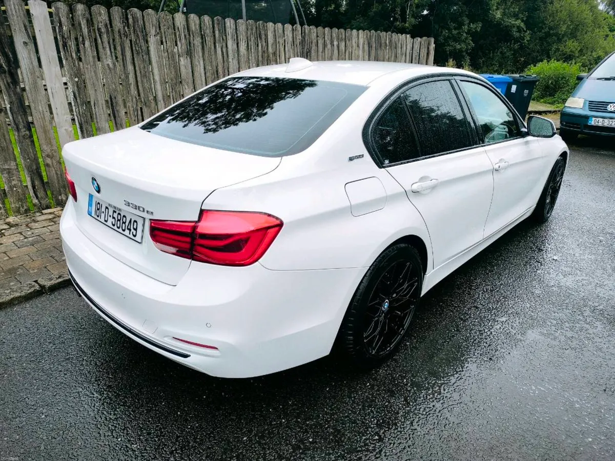 BMW 330e 2018 - Image 6