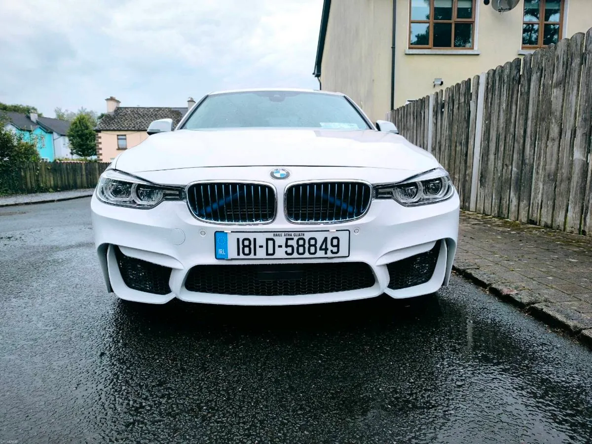 BMW 330e 2018 - Image 2