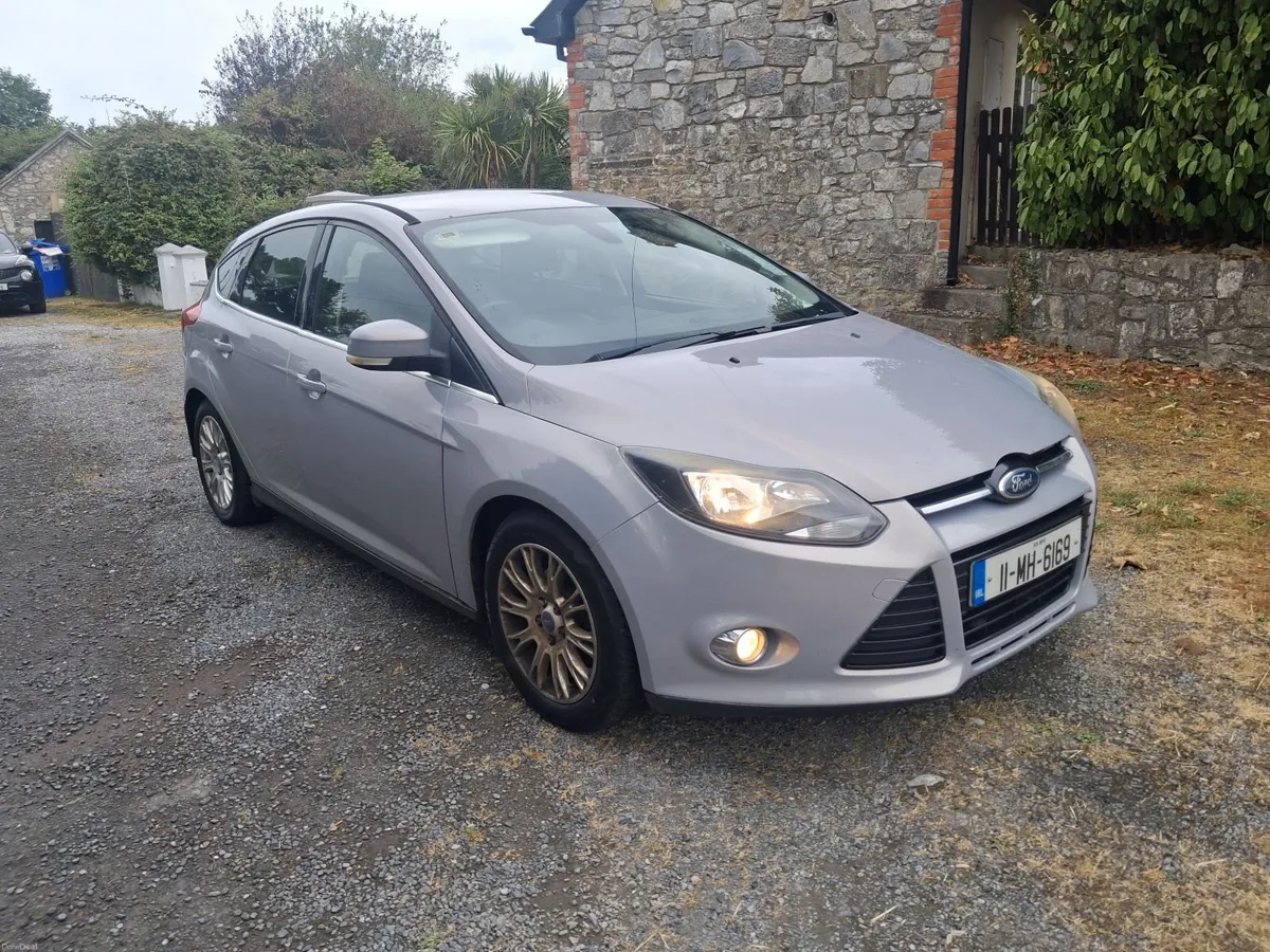 2011 Ford Focus Titanium, new nct 10/27 - Image 2