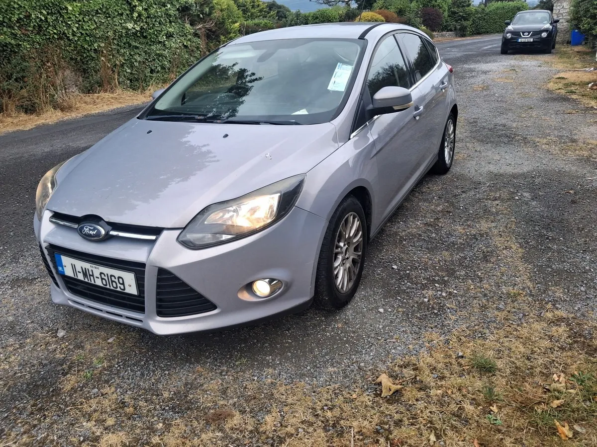 2011 Ford Focus Titanium, new nct 10/27 - Image 3