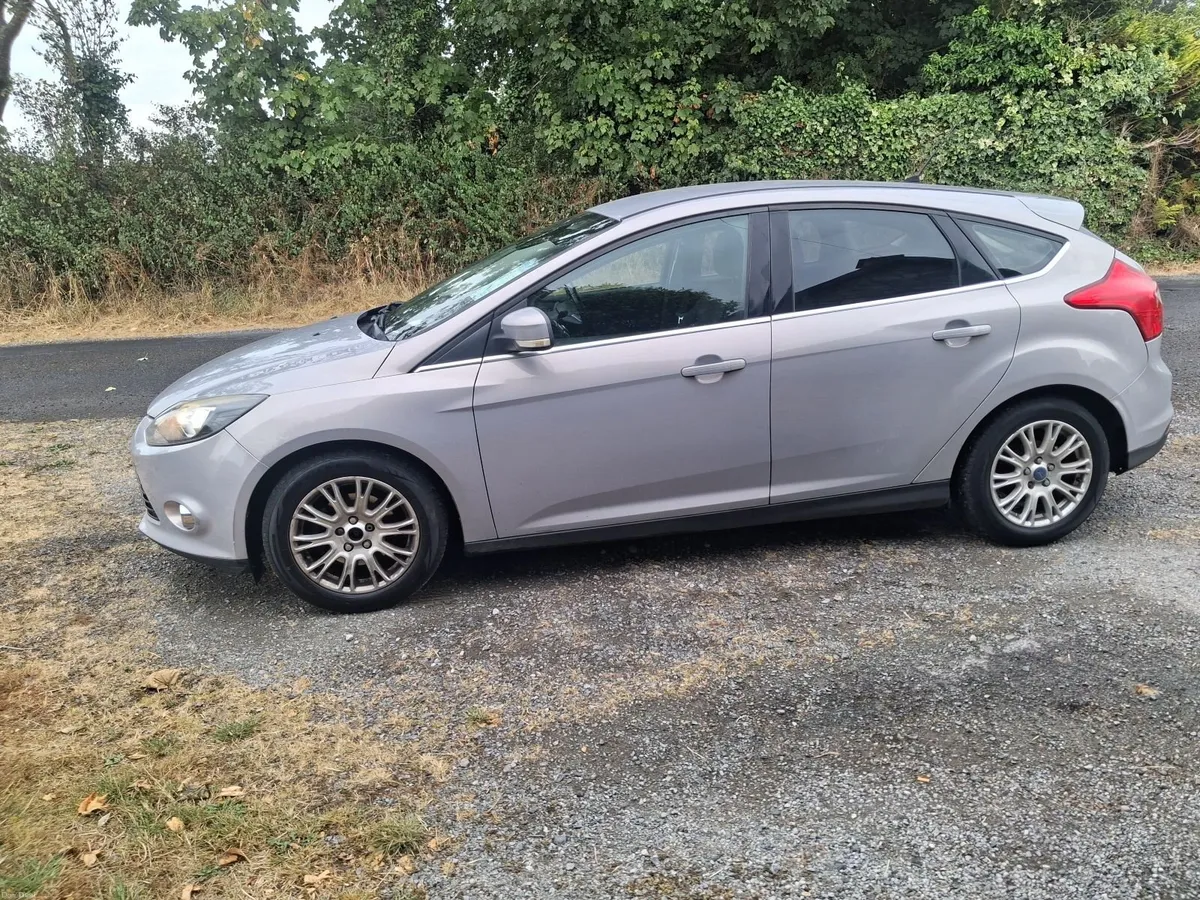 2011 Ford Focus Titanium, new nct 10/27 - Image 4
