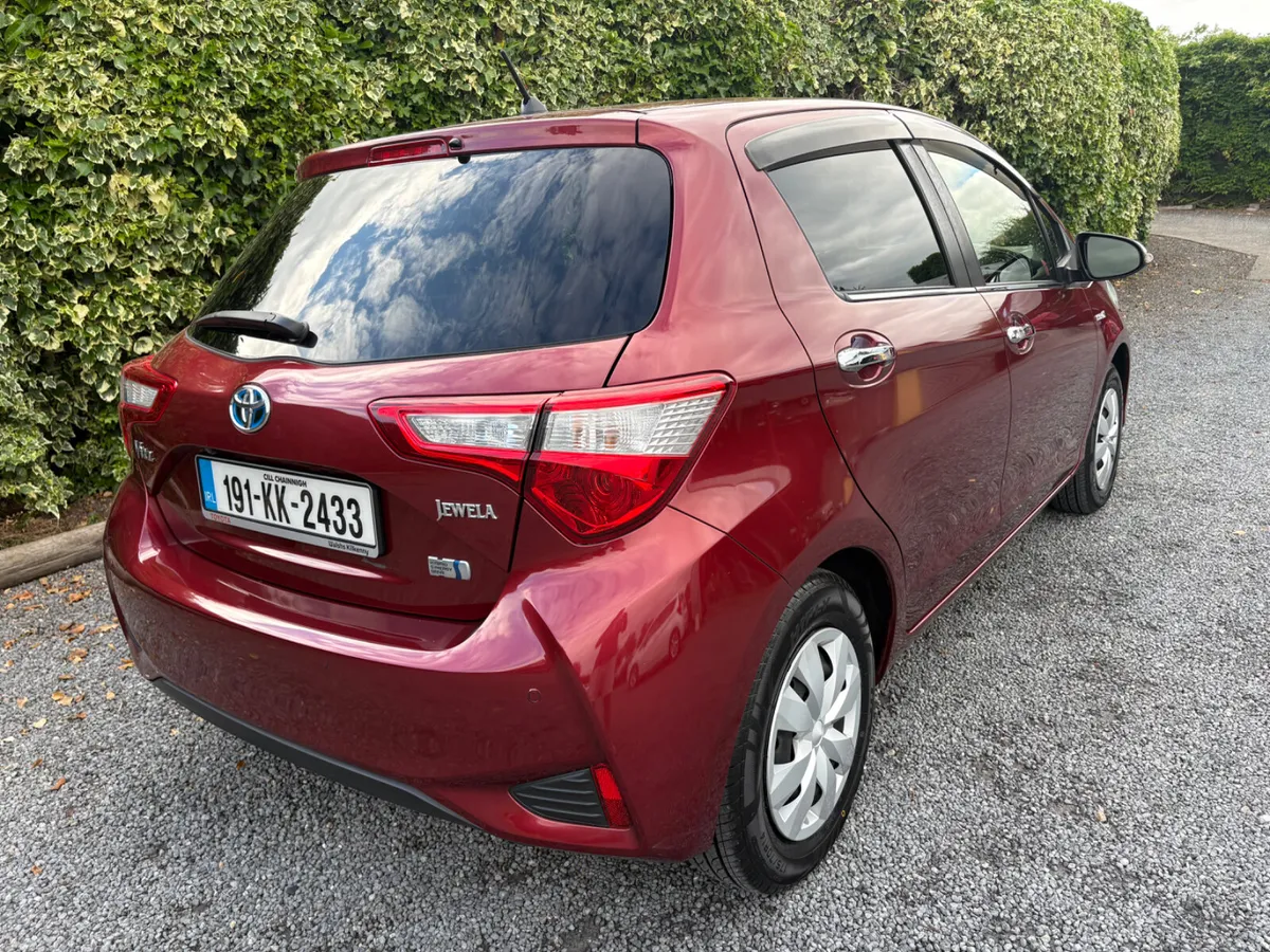 Toyota Vitz 2019 Hybrid - Image 3