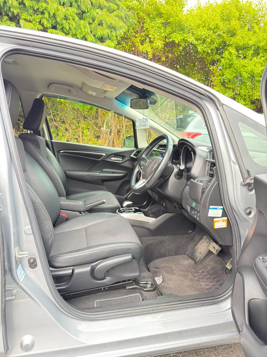 HONDA FIT 2019 LEATHER CRUISE CONTROL - Image 4