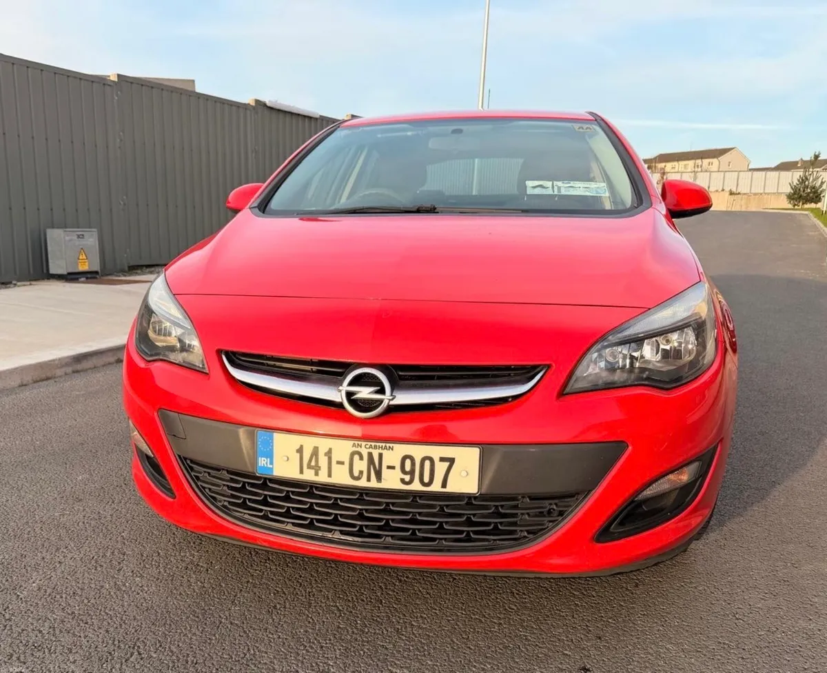 Opel Astra 2014 - Image 1