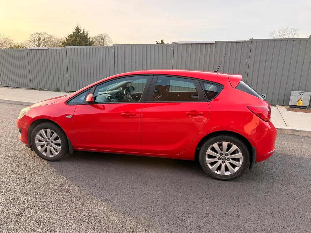 Opel Astra 2014 - Image 3