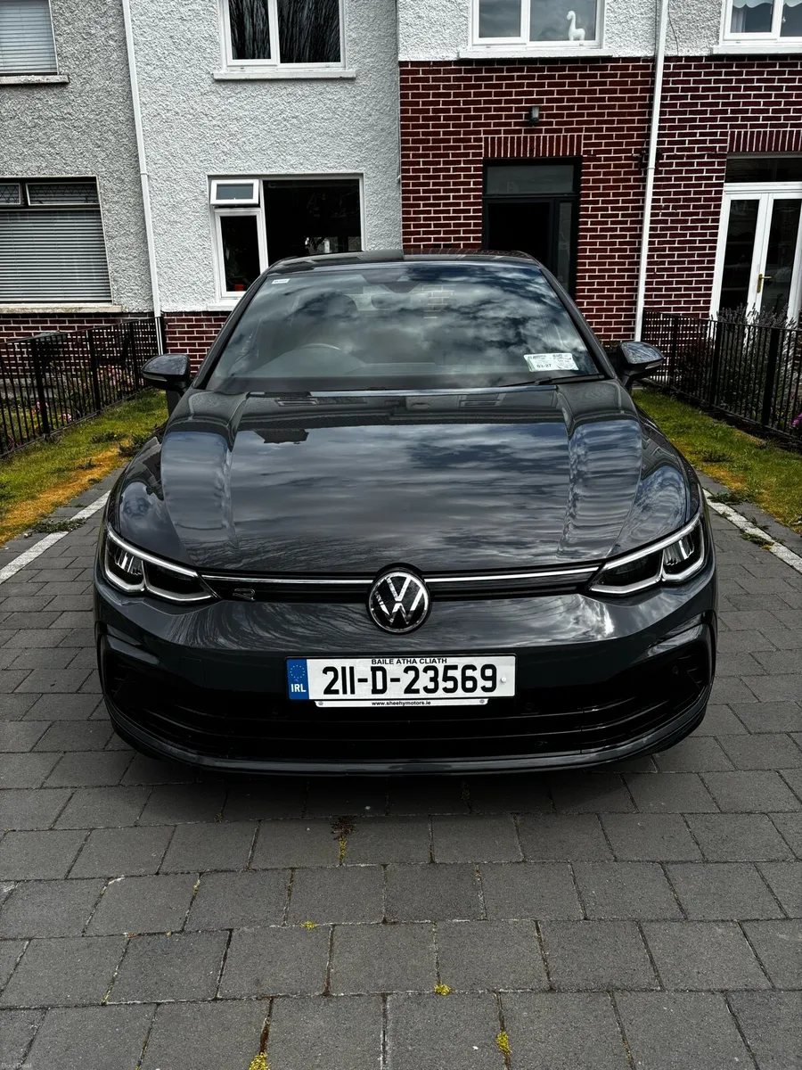 VW Golf R Line - Image 1