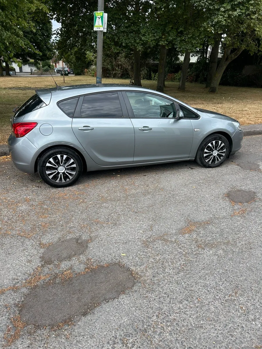 2012 Opel Astra - Image 1