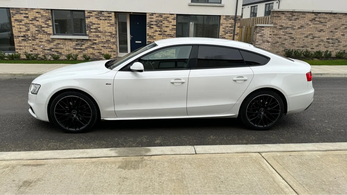 Audi A5 S-line QUATTRO Black Edition NCT03/27 MINT - Image 4