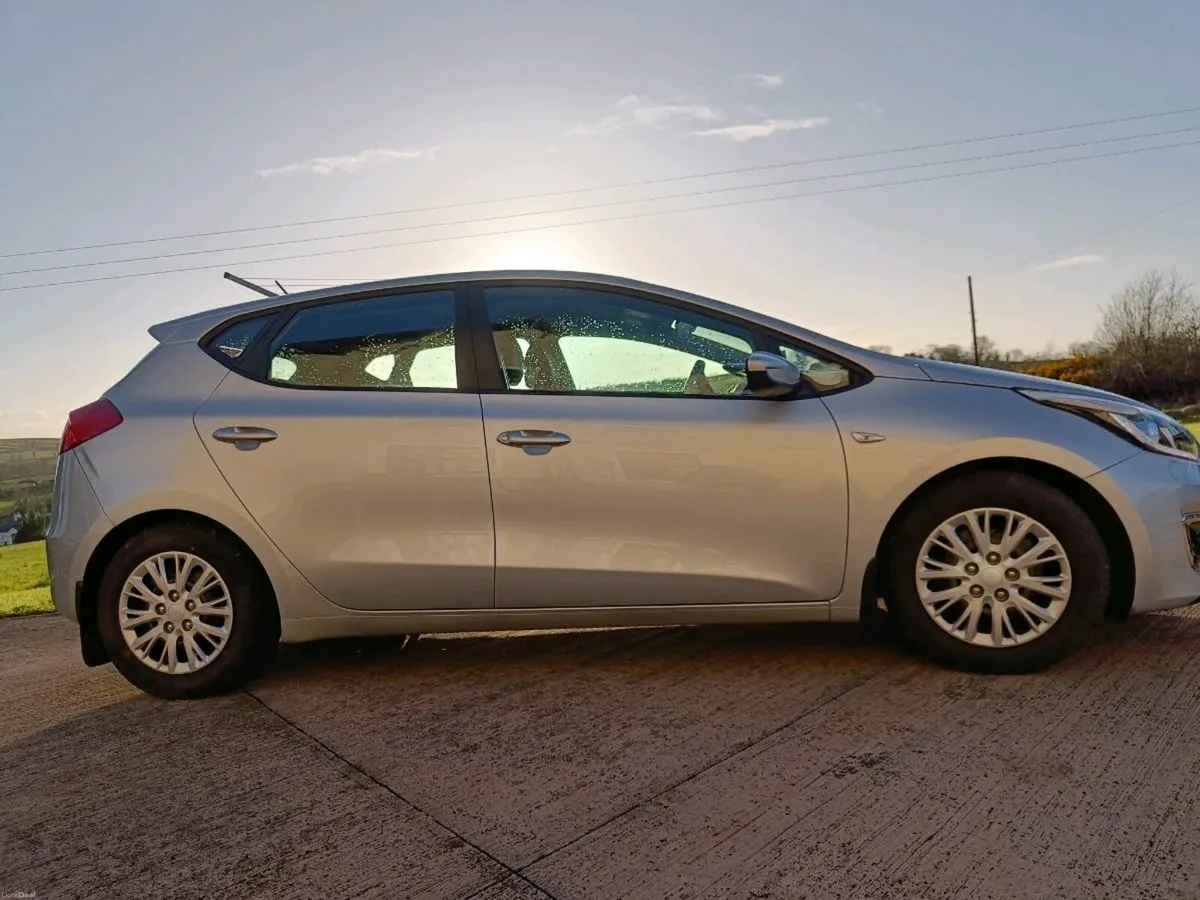 Car - Image 3