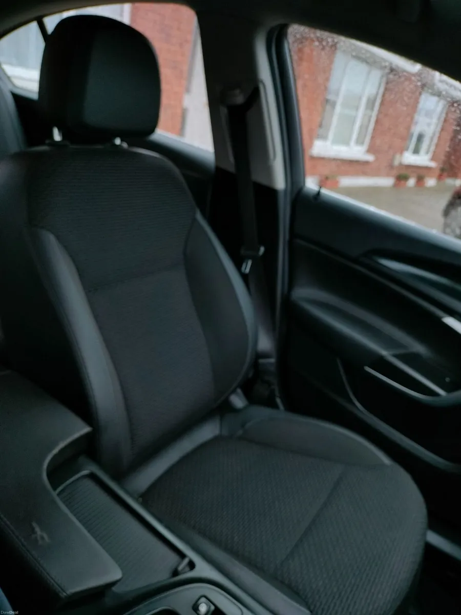 Vauxhall Insignia 2015 - Image 2