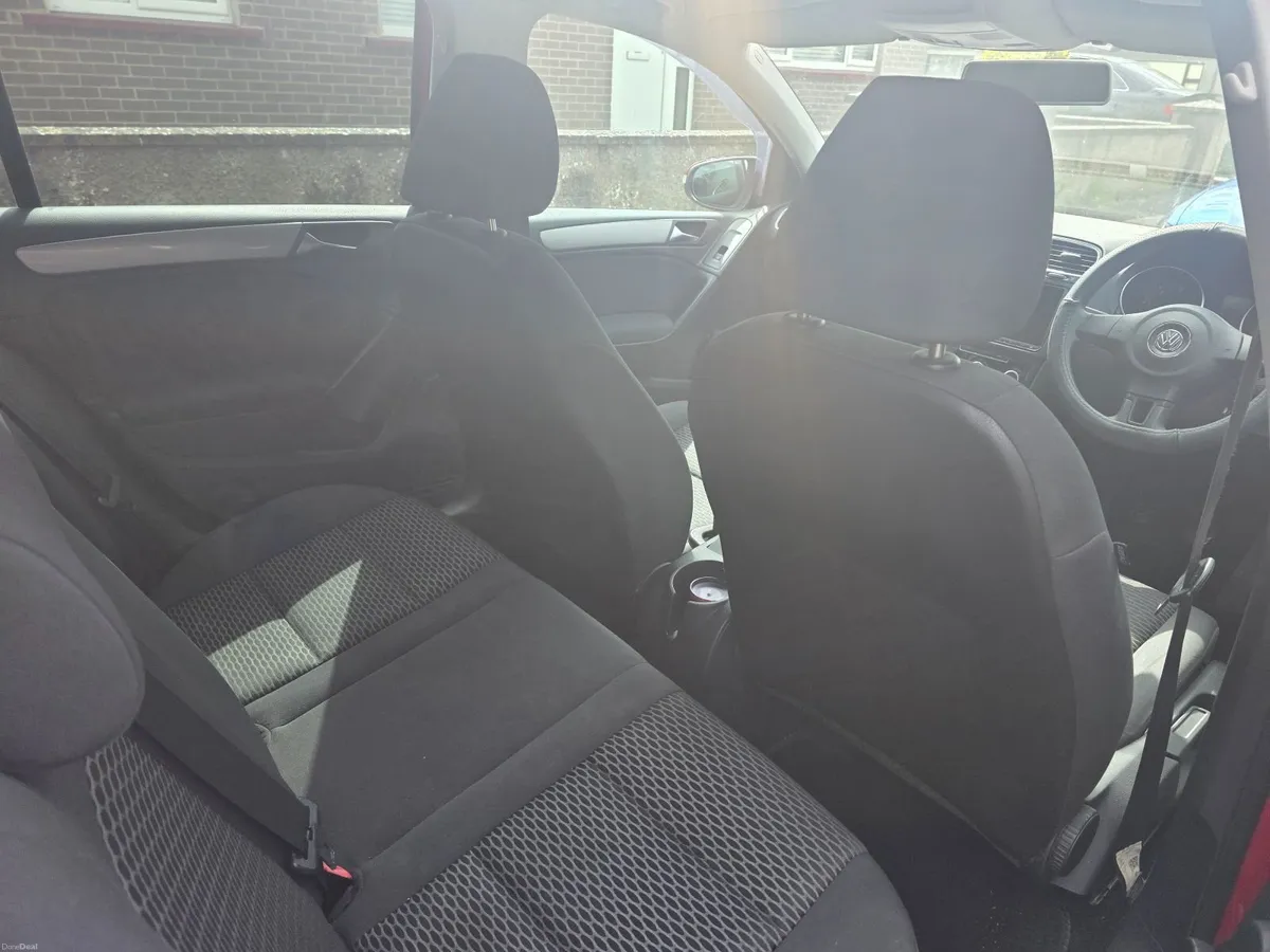 Volkswagen Golf 2010 - Image 4