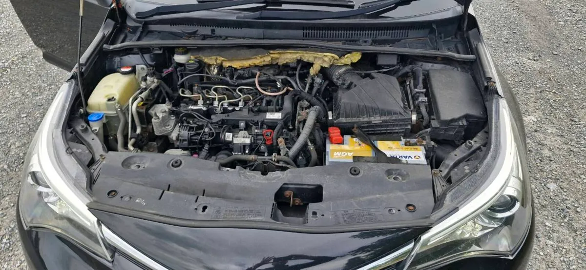 Toyota avensis 2.0 2016 - Image 5