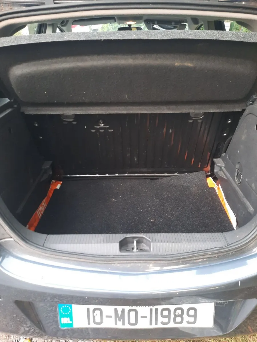 Vauxhall Corsa 2010 62730m/100,400Km - Image 6