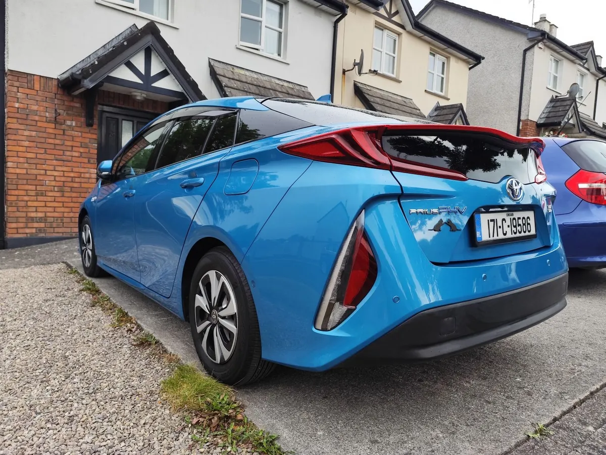 2017 Toyota Prius Plug-In!1Owner!56000Mls!New Nct! - Image 3