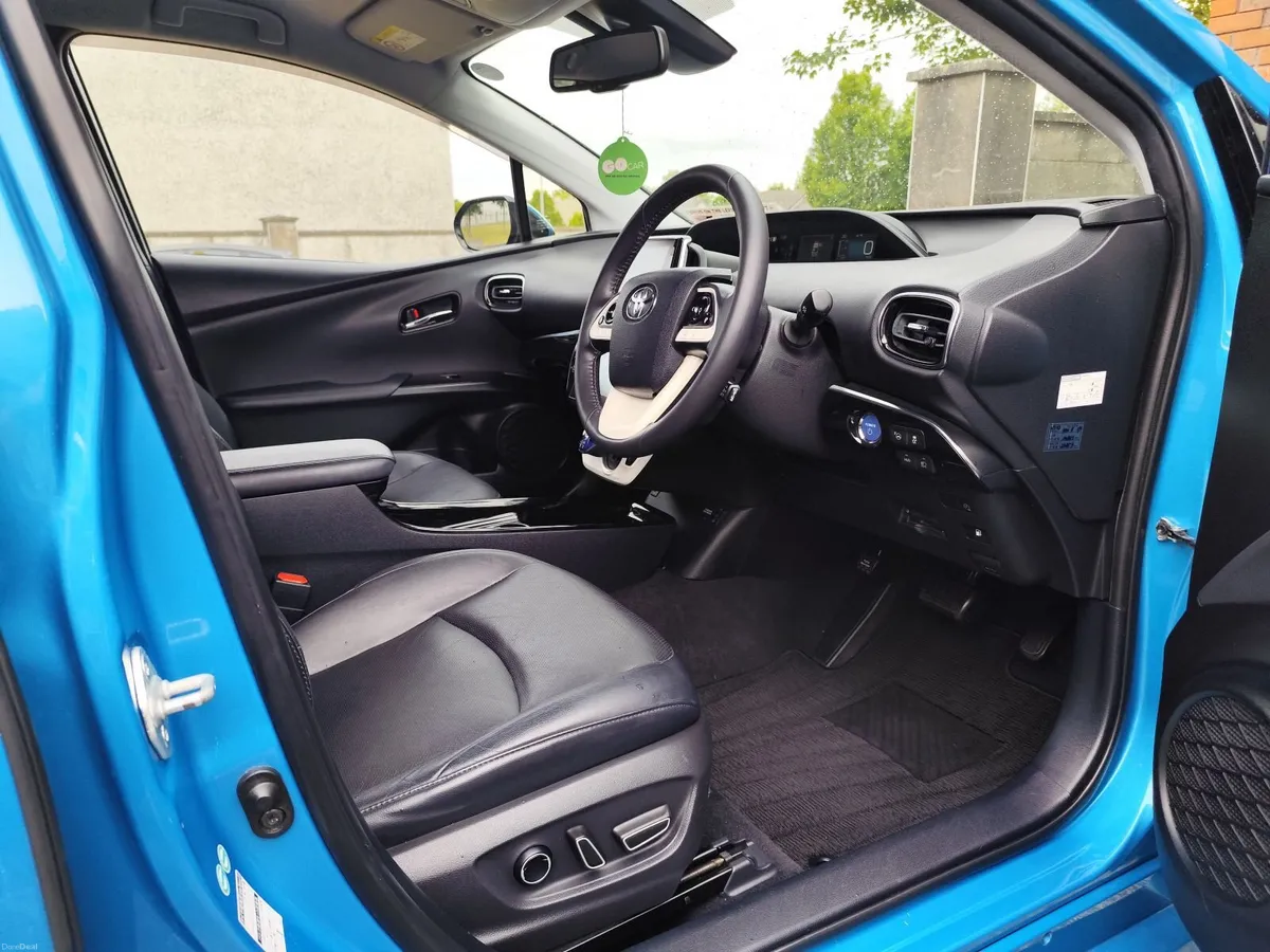 2017 Toyota Prius Plug-In!1Owner!56000Mls!New Nct! - Image 6