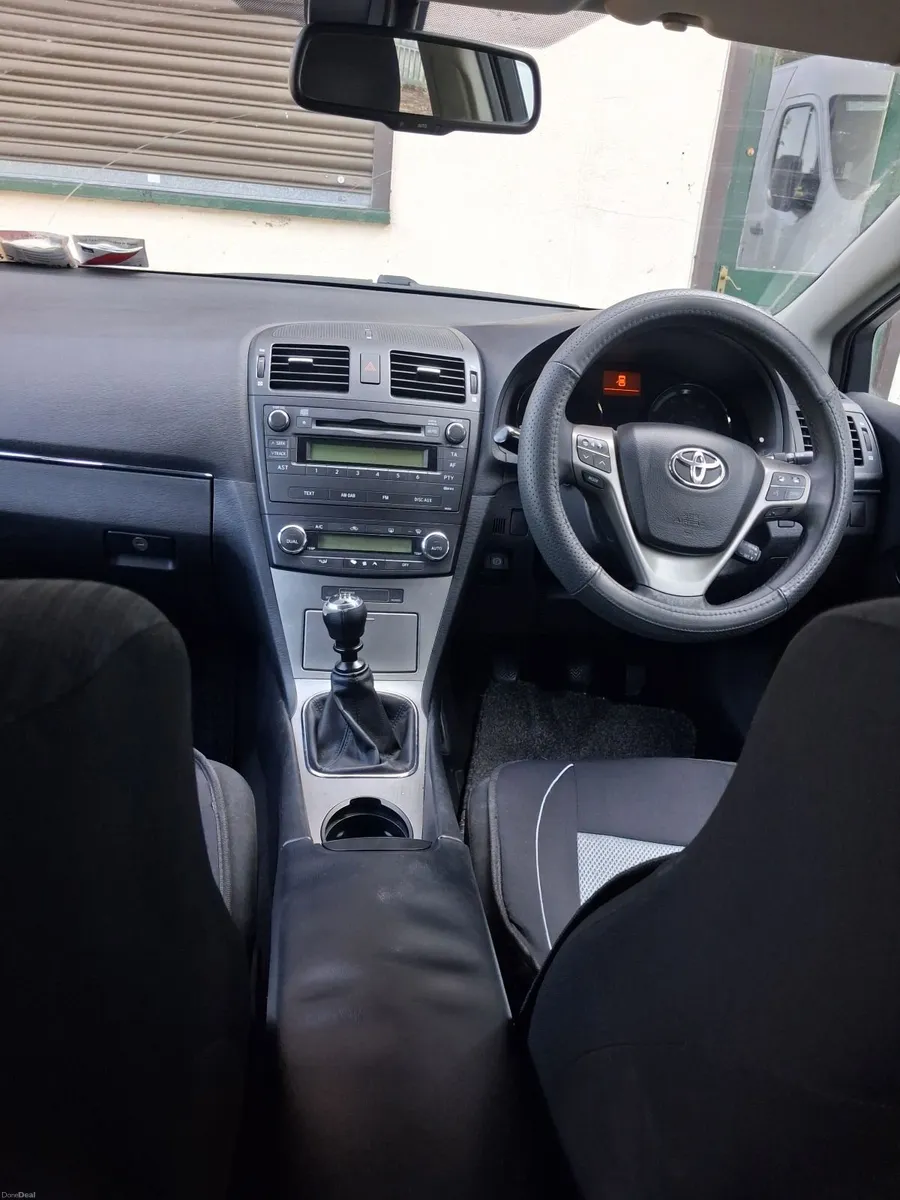 Toyota Avensis - Image 2