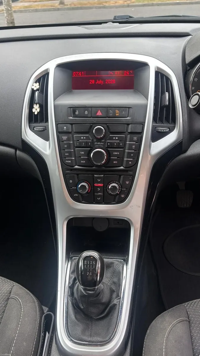 Vauxhall Astra 2015 - Image 2