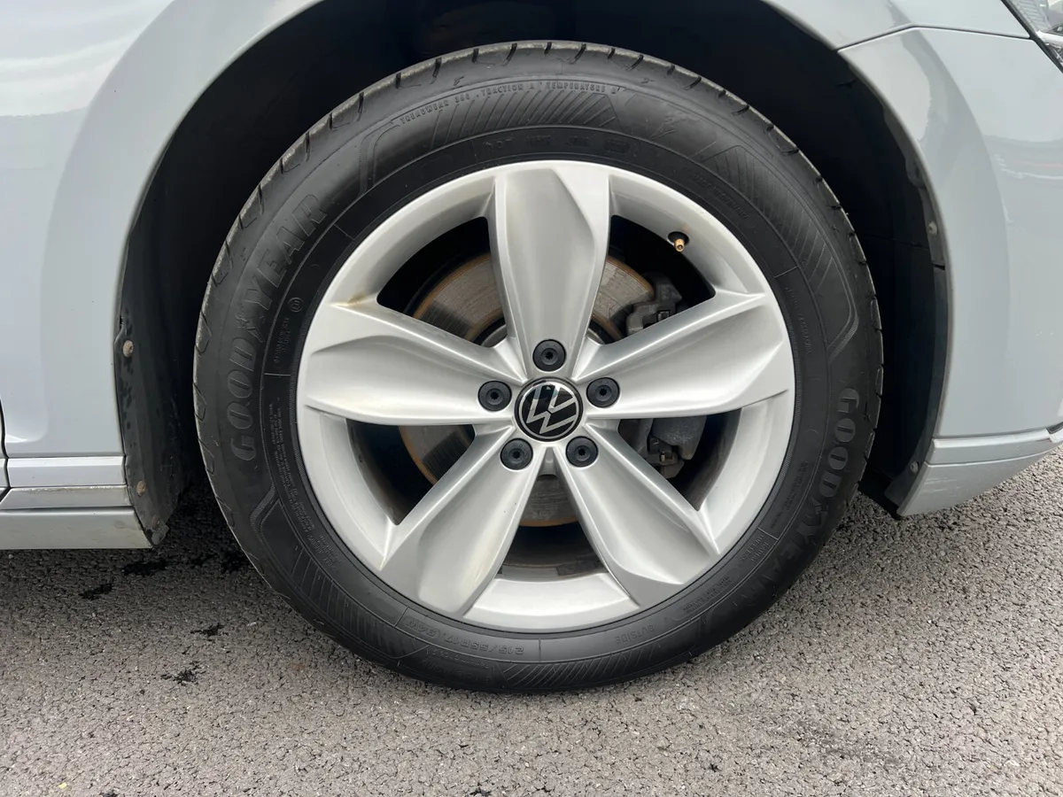2022 Volkswagen Passat SE Nav 2.0 TDI - Estate - Image 5