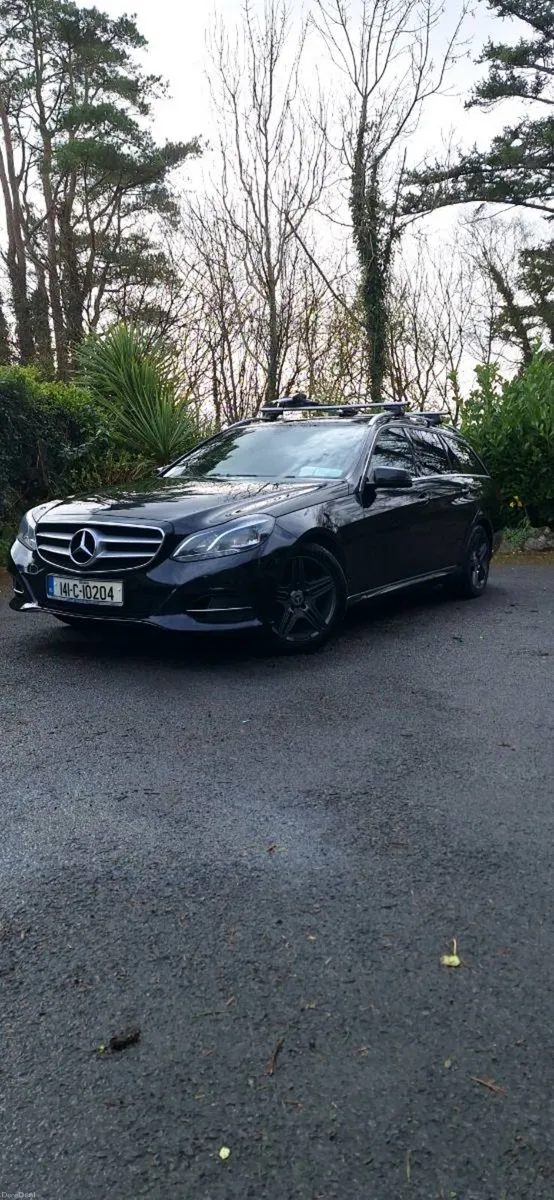 MB E220 - Image 1
