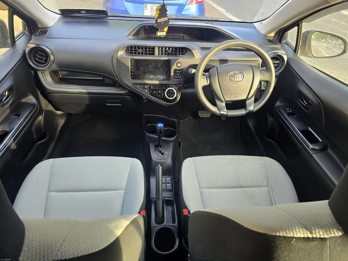 Automatic Toyota Aqua 2018 - Image 6