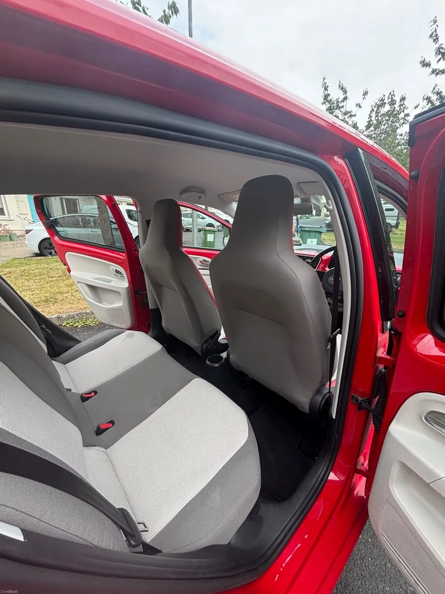 Volkswagen up! 2014 - Image 2