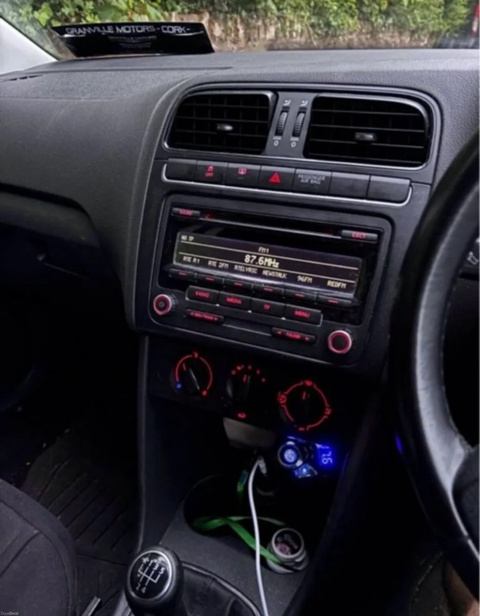 Low Mileage VW Polo - Image 4