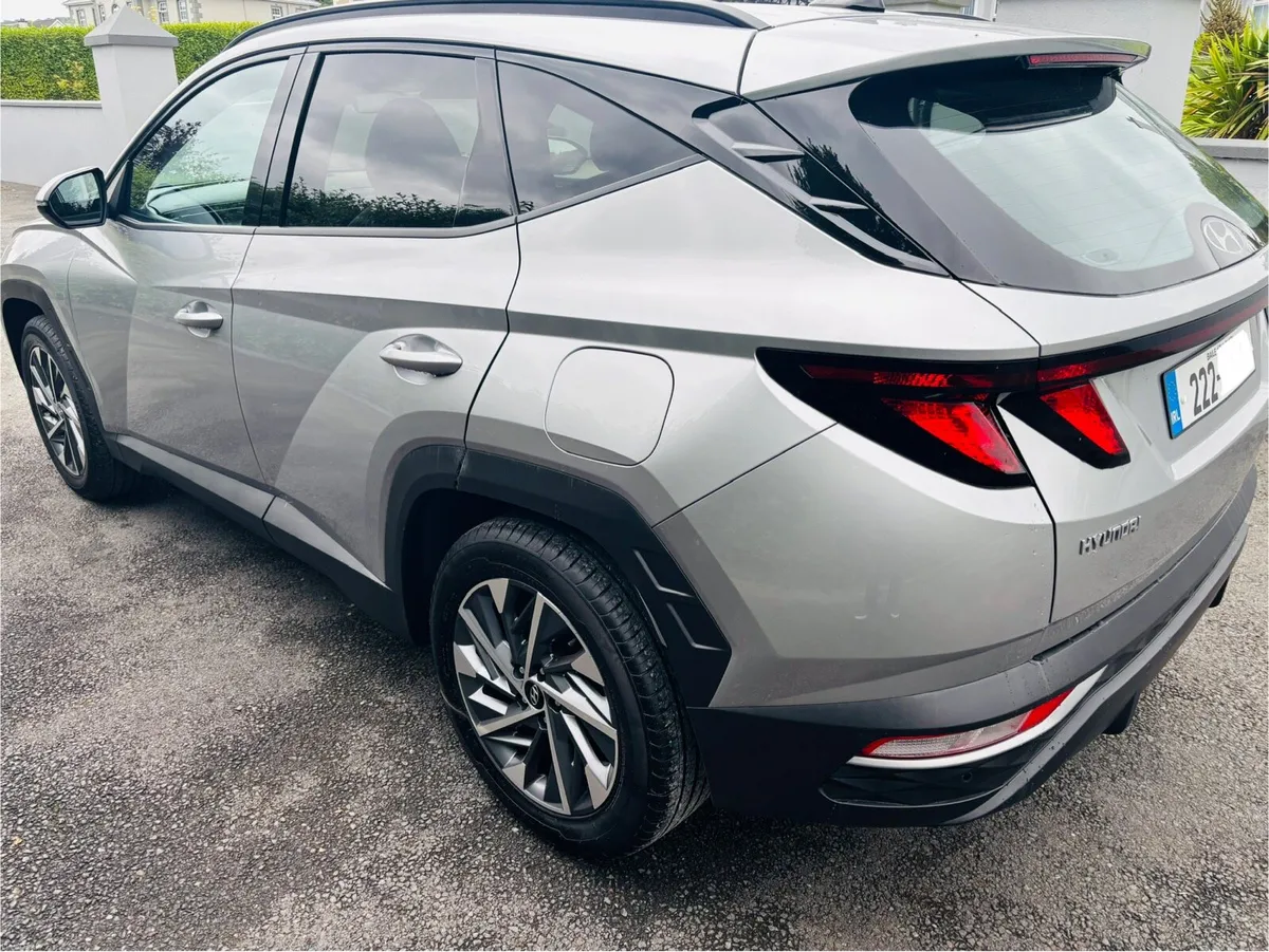 (222) Hyundai Tucson Executive 2022 - Image 3