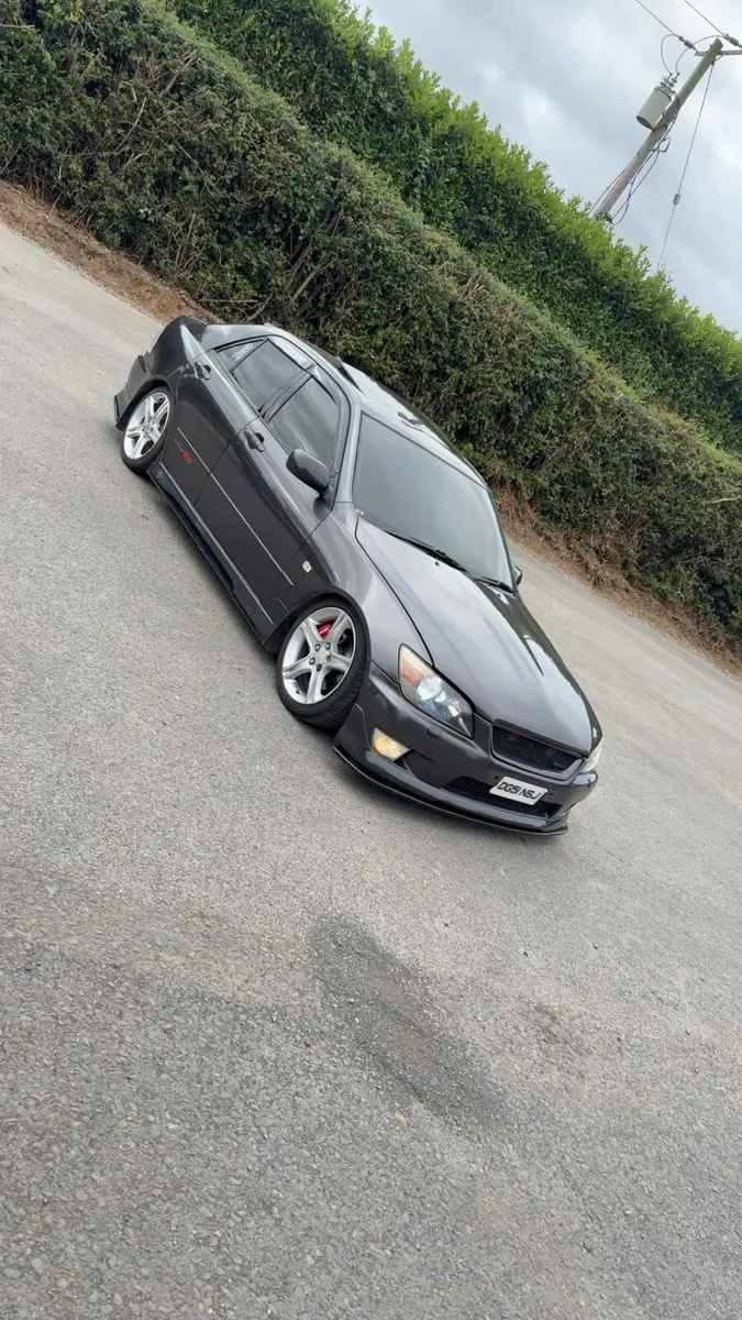 Lexus is200 - Image 2