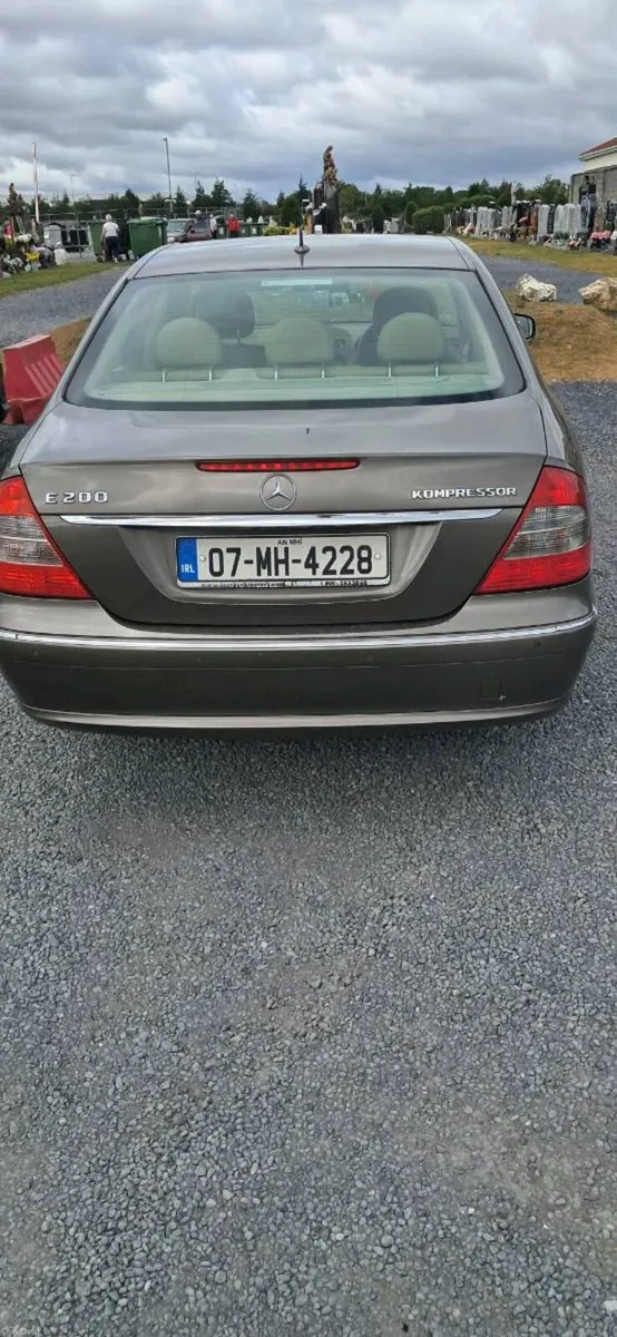 Mercedes-Benz E-Class 2007 - Image 3