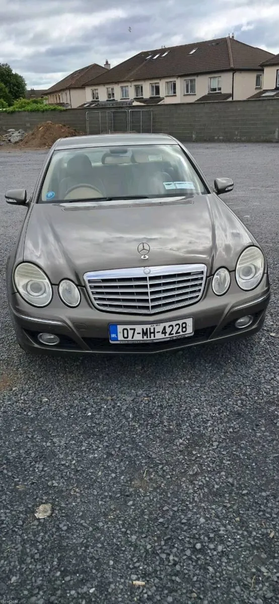Mercedes-Benz E-Class 2007 - Image 6