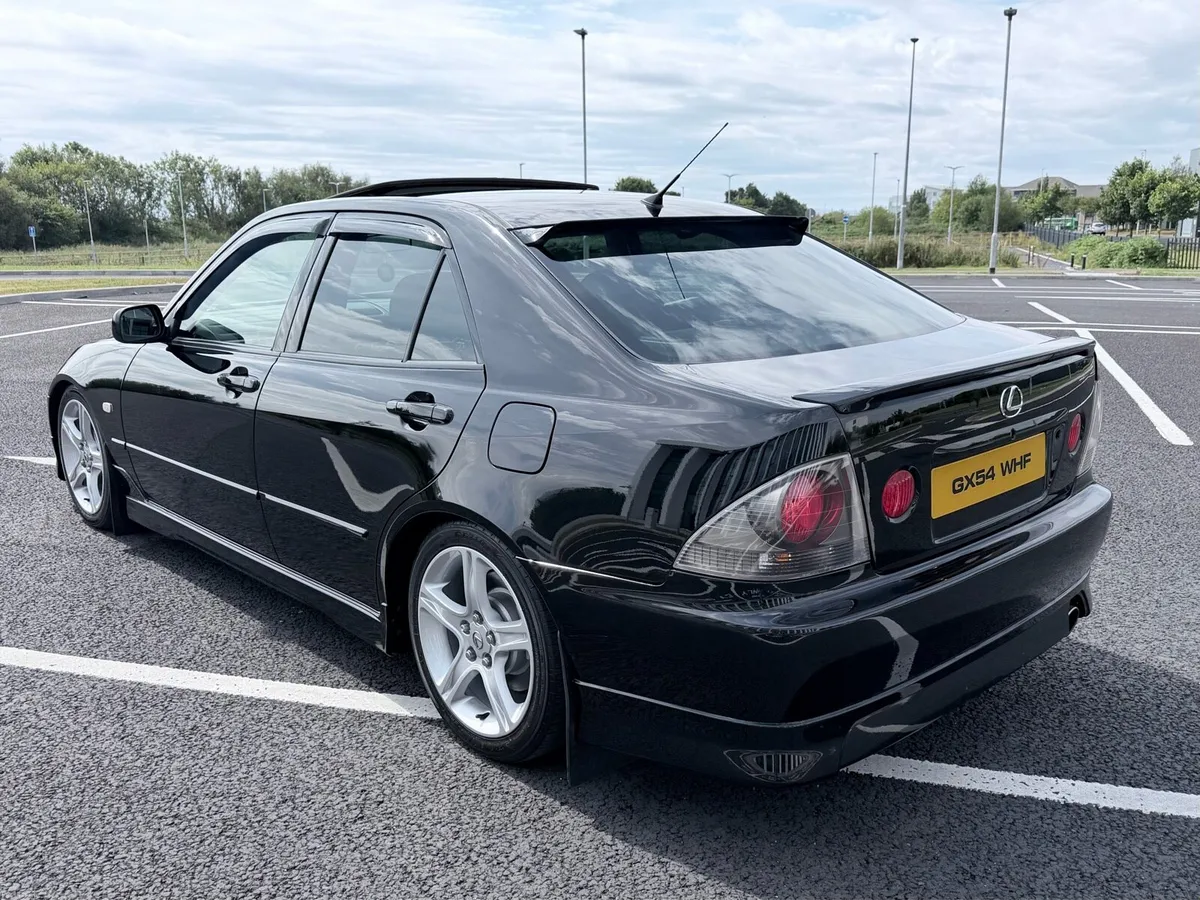 2004 is200 sport - Image 4