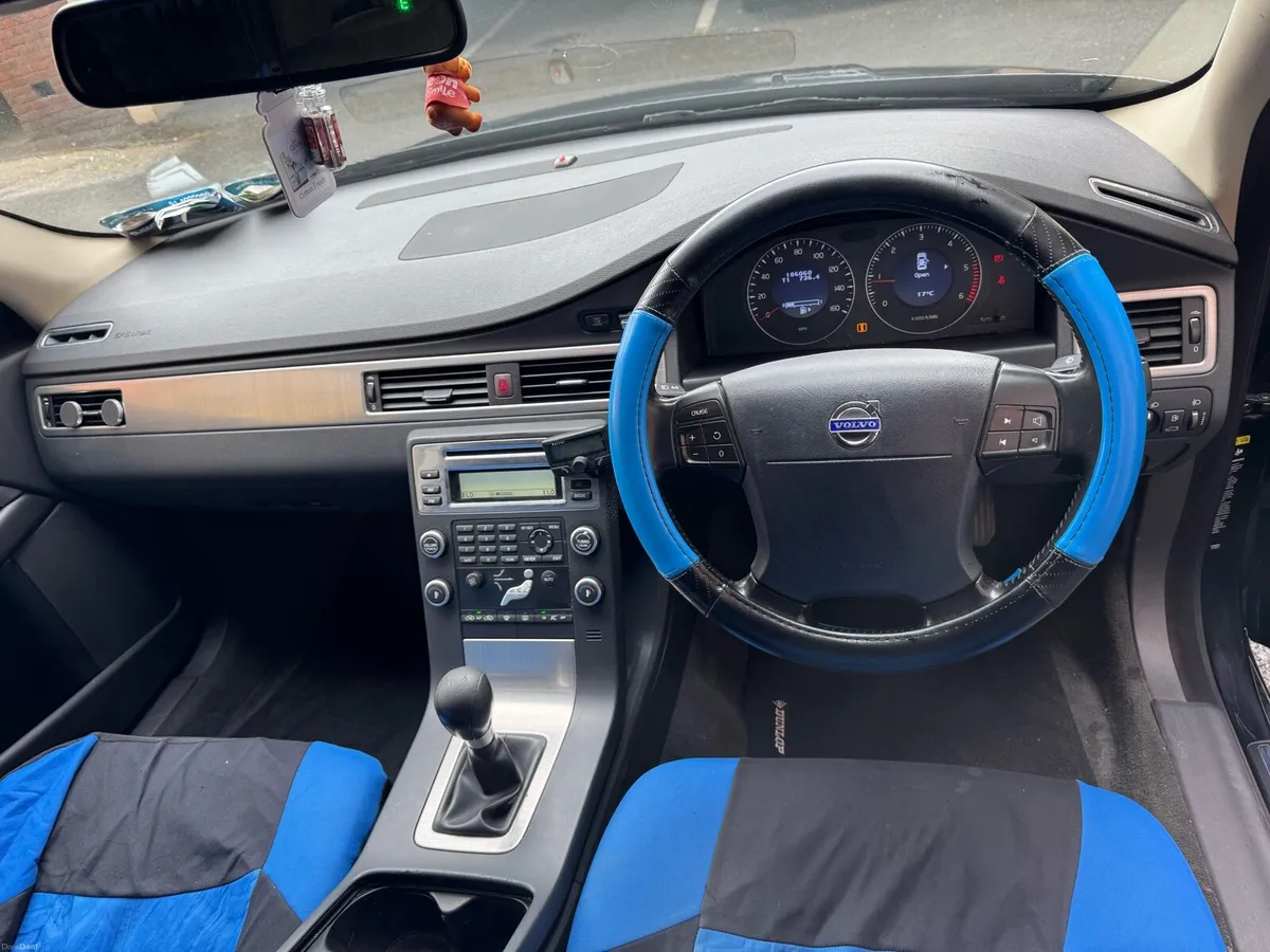 Car - Image 2