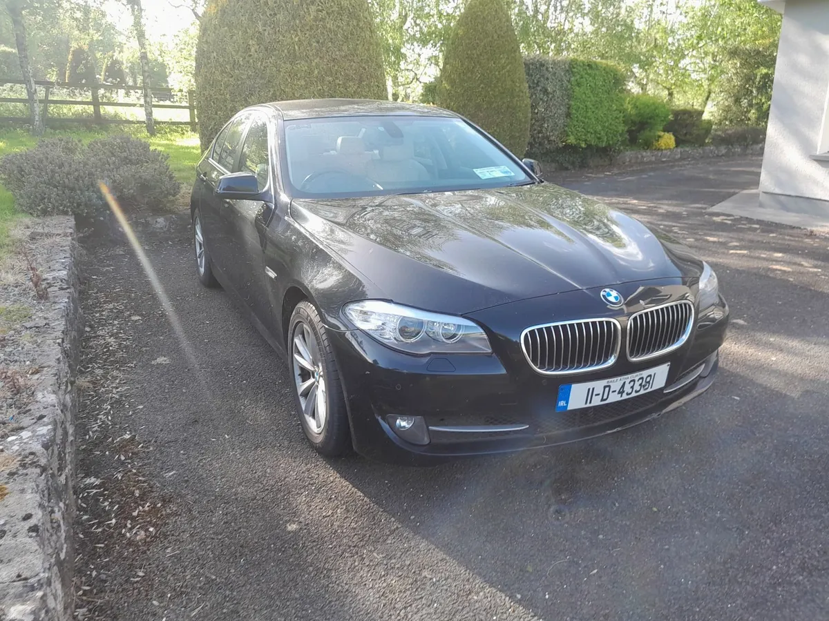 BMW 5-Series 2011 - Image 3