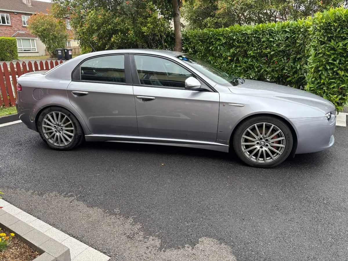 Alfa Romeo 159 2010 - Image 4
