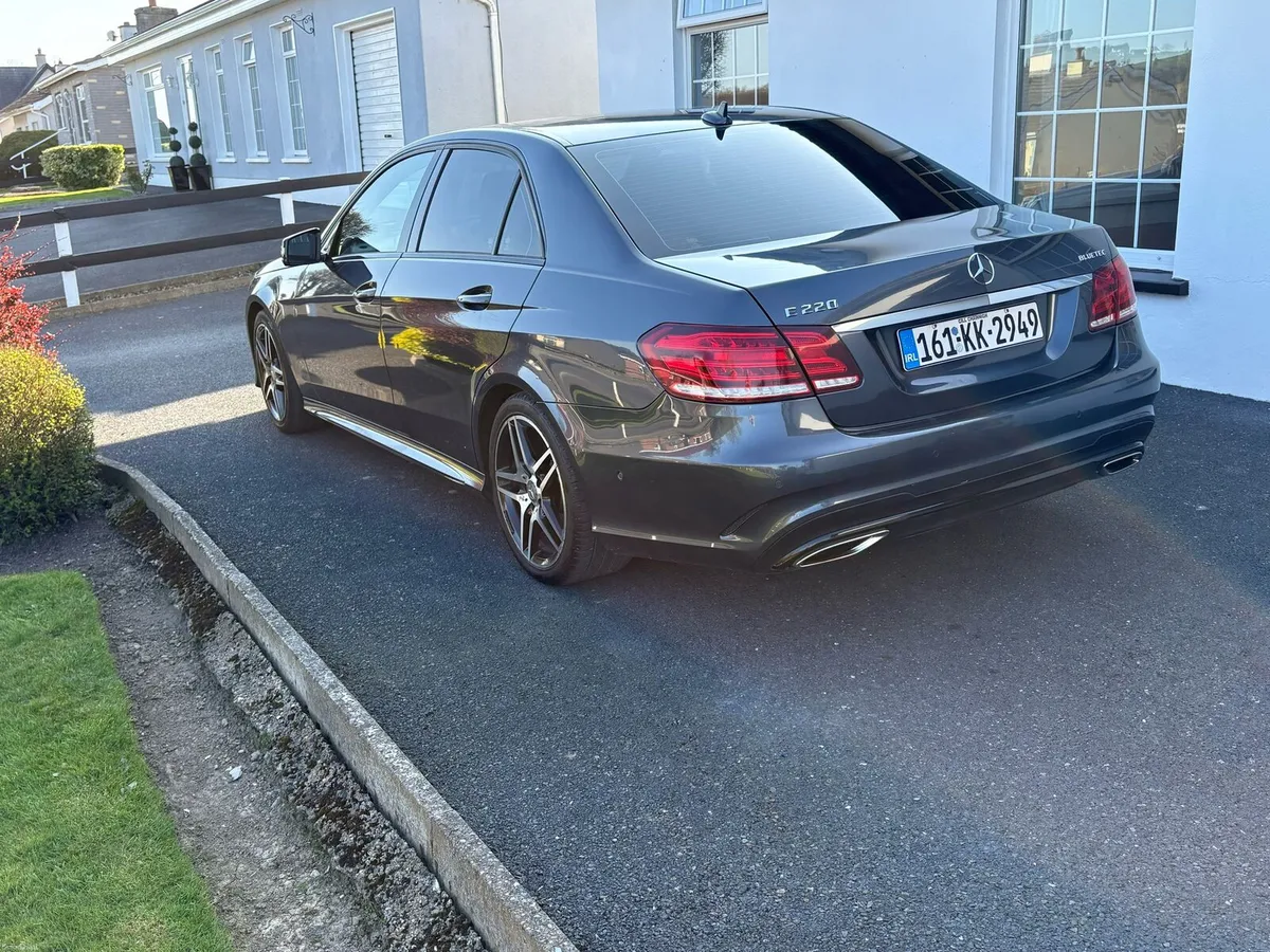 Mercedes Benz E 220 - Image 5