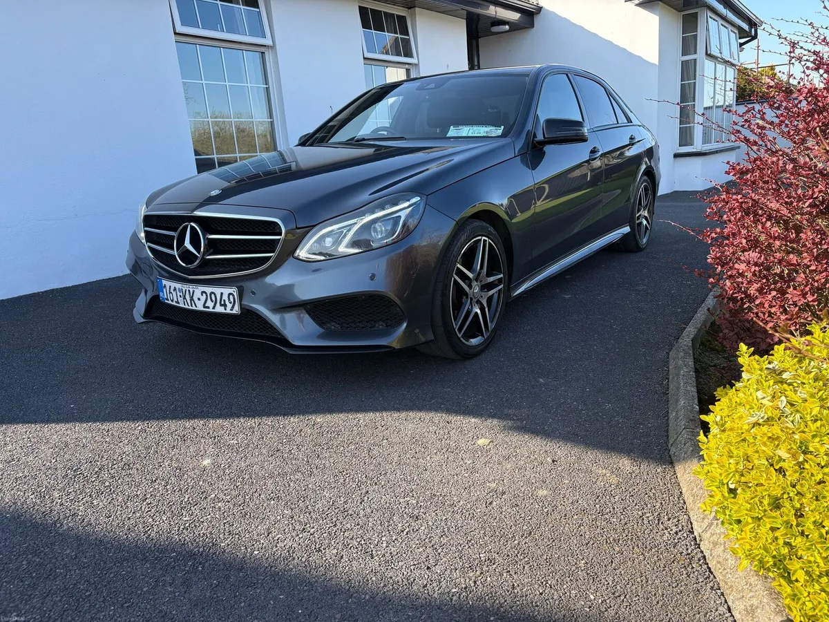 Mercedes Benz E 220 - Image 2