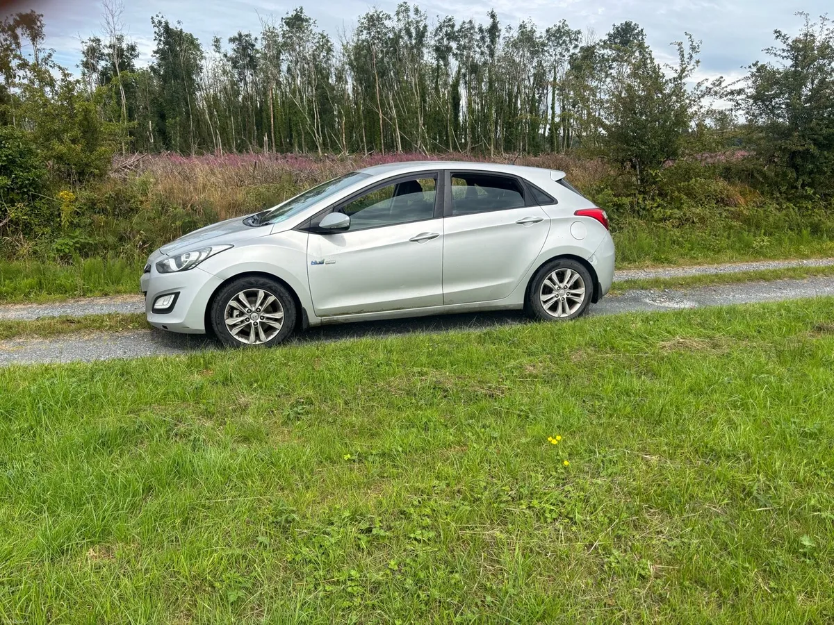 2014 (142) Hyundai i30 1.6 Diesel - Image 2