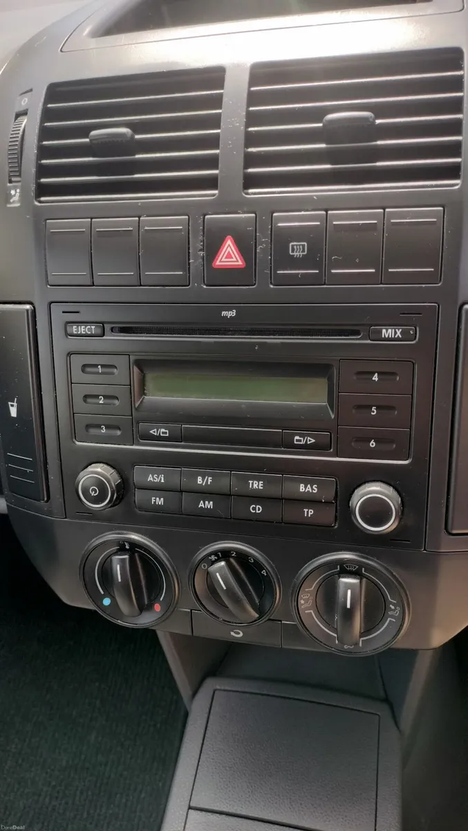 Volkswagen Polo 2009 - Image 2