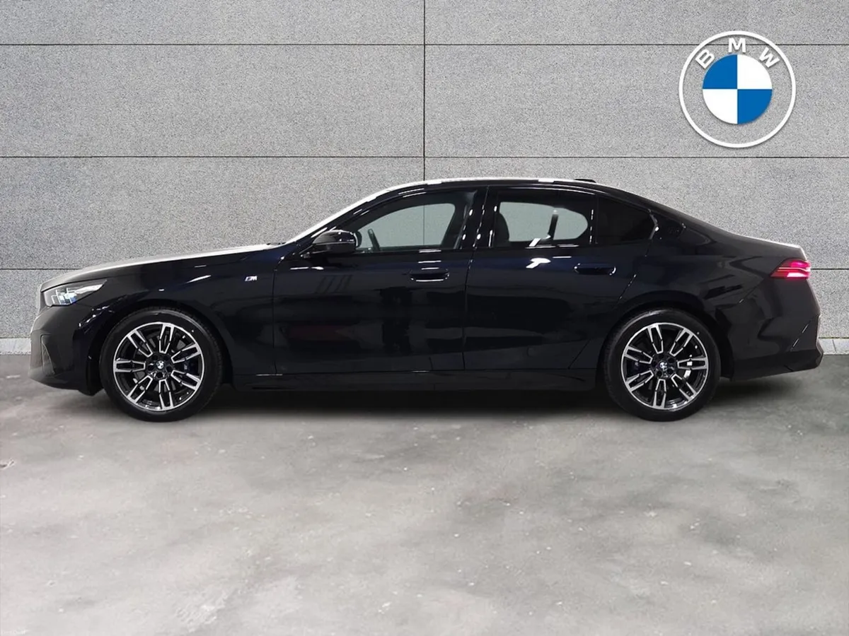 BMW 5-Series 520i M Sport Saloon - Image 3