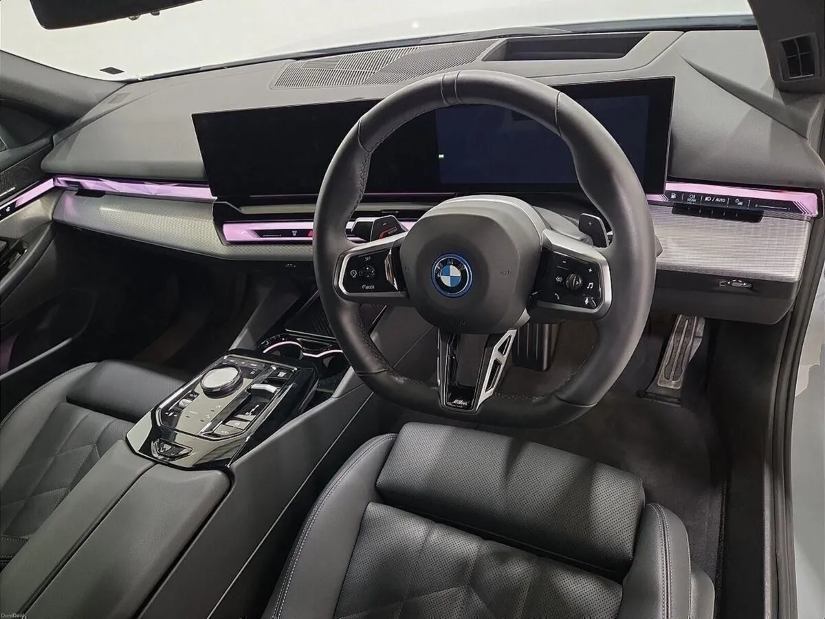 BMW 5-Series 530e M Sport Touring - Image 6