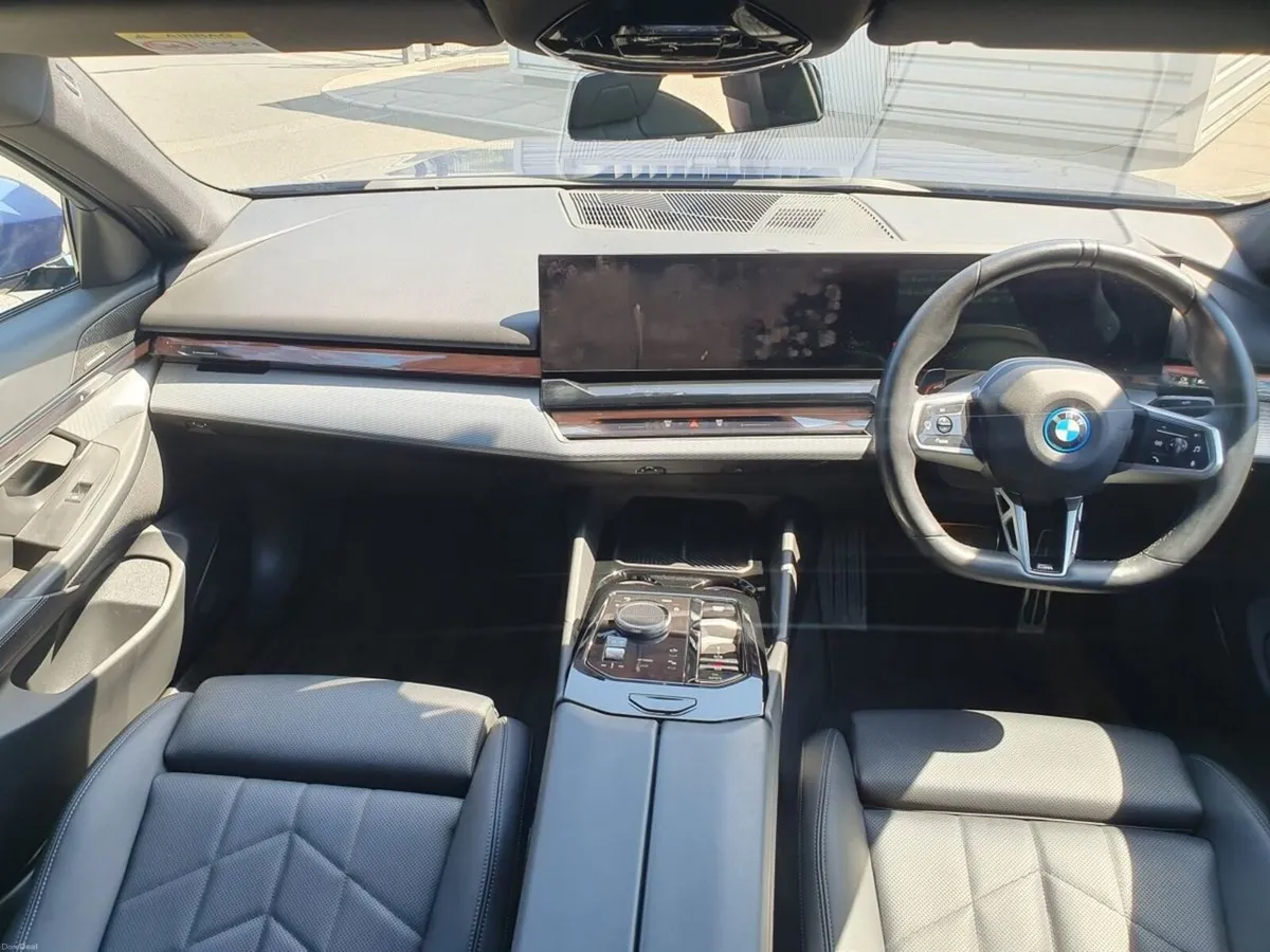 BMW i5 eDrive40 M Sport Saloon - Image 4