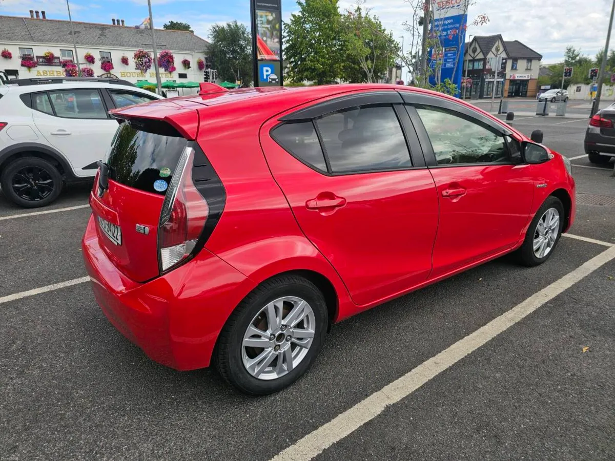 Toyota Aqua 2016 red - Image 5