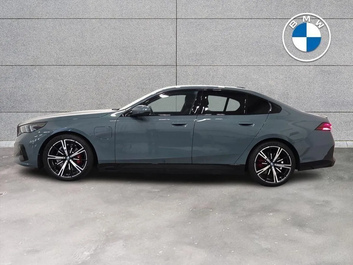 BMW 5-Series 530e M Sport Pro Saloon - Image 3