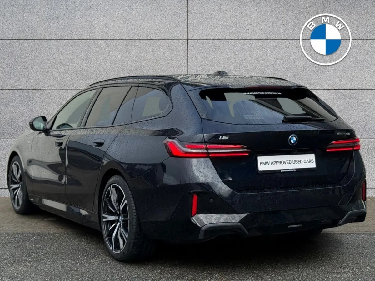 BMW i5 eDrive40 M Sport Pro Touring - Image 2