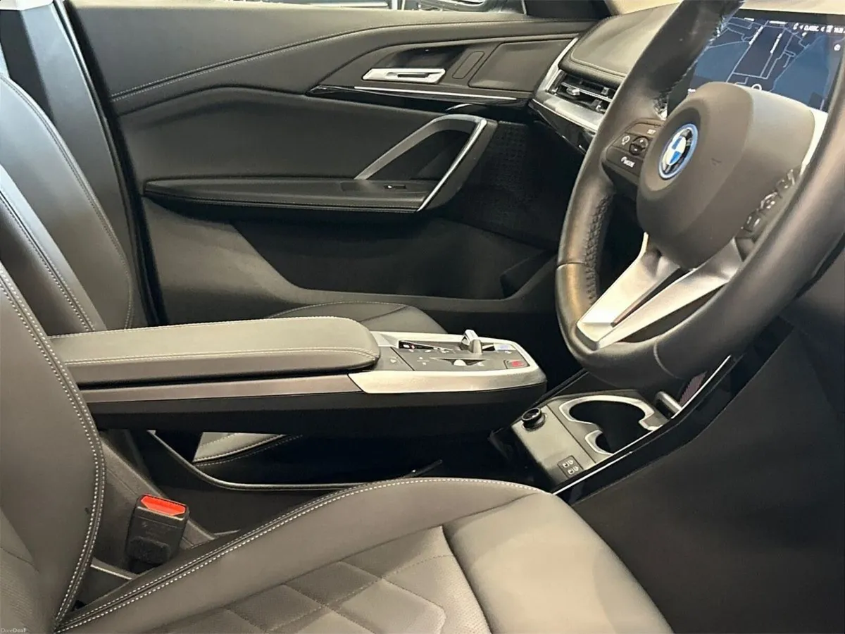 BMW iX1 eDrive20 xLine - Image 6