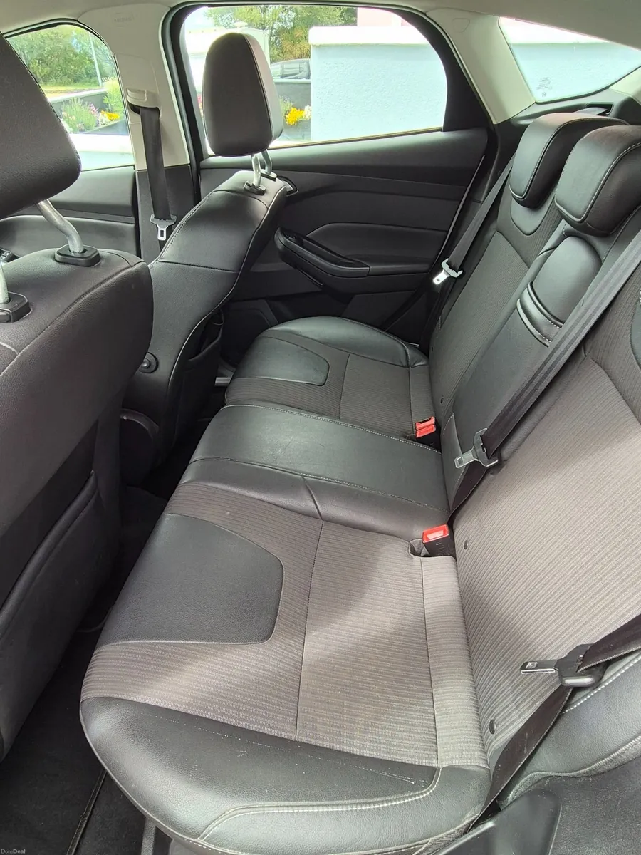 Ford Focus 2011 - Image 4